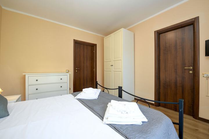 Room 10 of 50