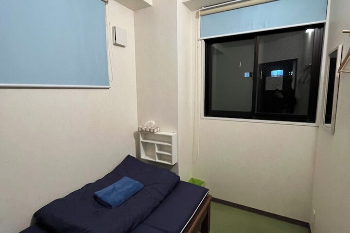 Room 12 of 33
