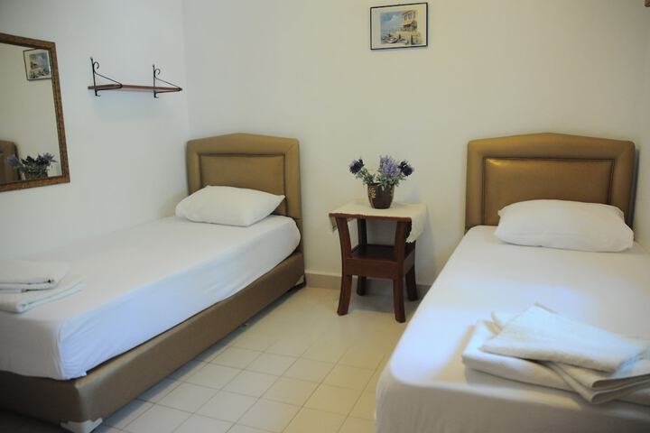 Room 3 of 45