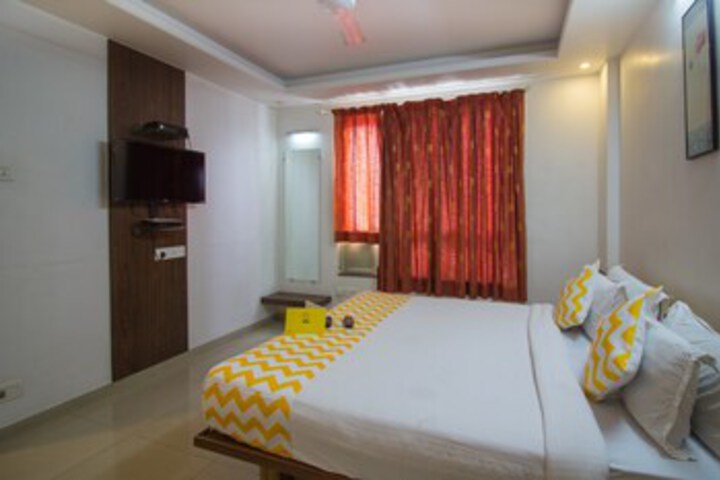 Room 11 of 23