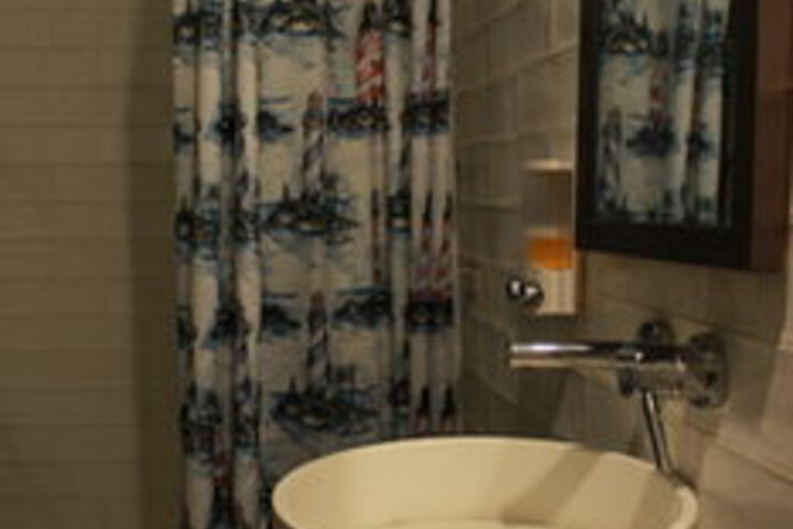 Room 7 of 27