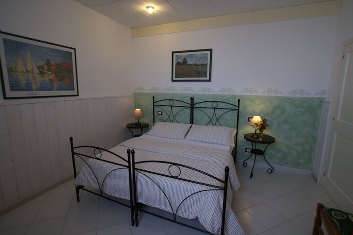 Room 16 of 74