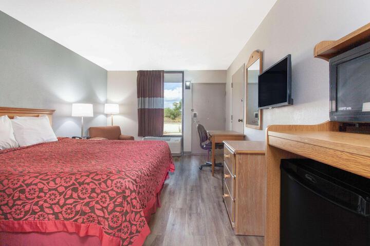 2 Double Beds (4 of 8)