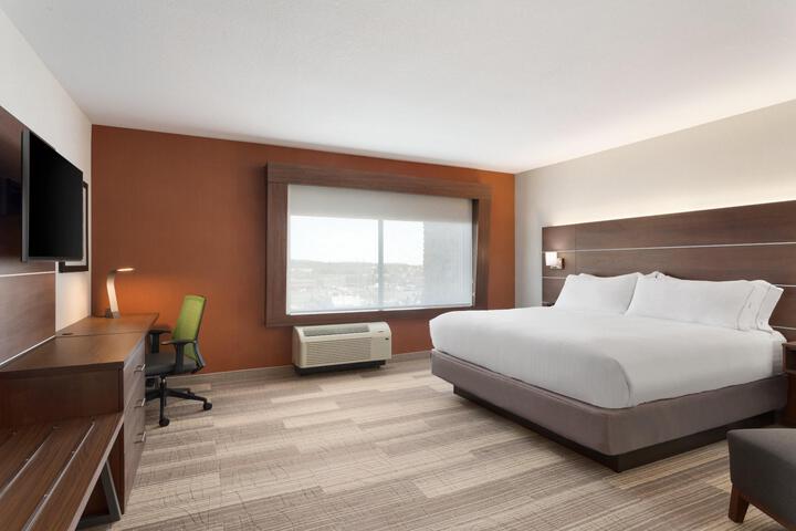 Standard Room, King or Two Doubles (3 of 4)