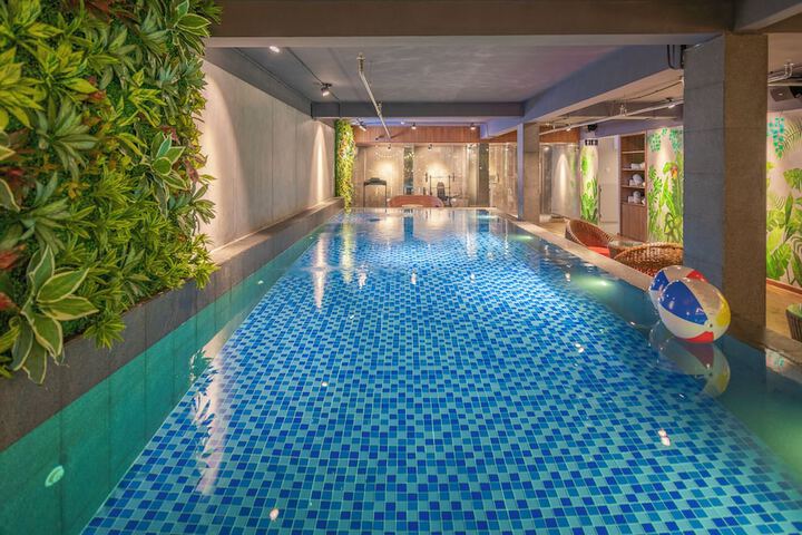 Pool 57 of 92