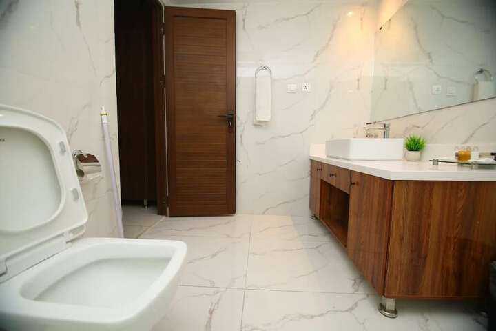 Room 8 of 31