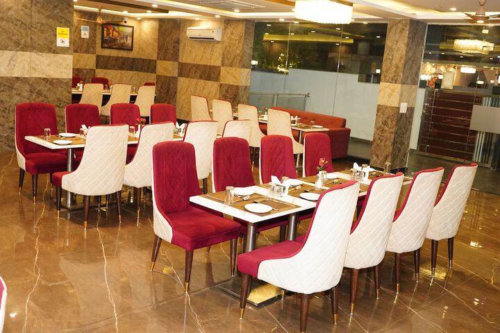 Dining 49 of 55