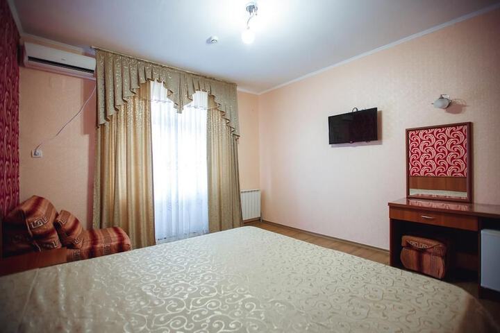 Room 5 of 32