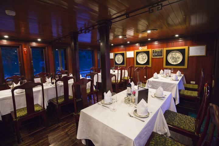 Dining 9 of 20