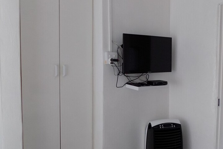 Room 11 of 35