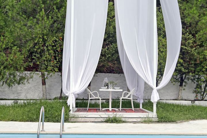 Pool 40 of 59