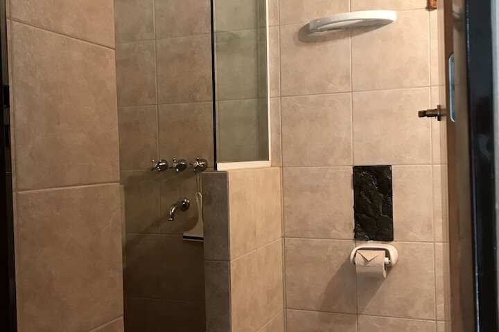Room 8 of 37