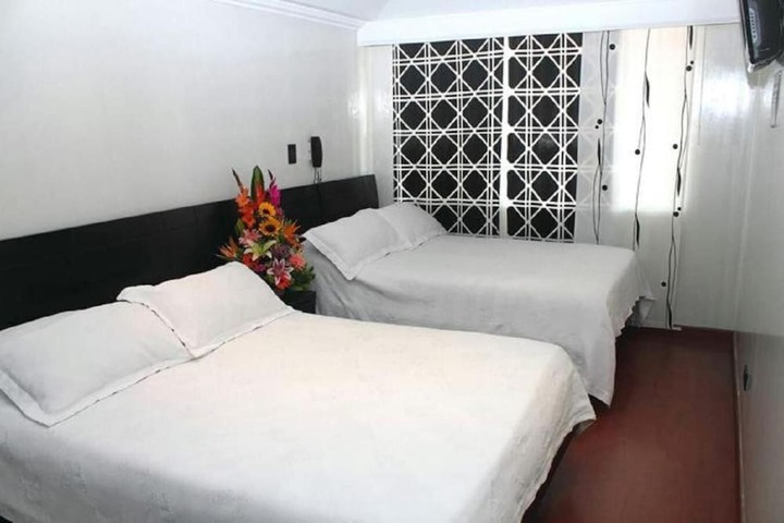 Room 9 of 25