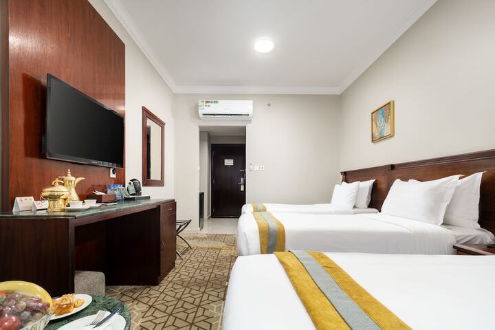 Room 16 of 42