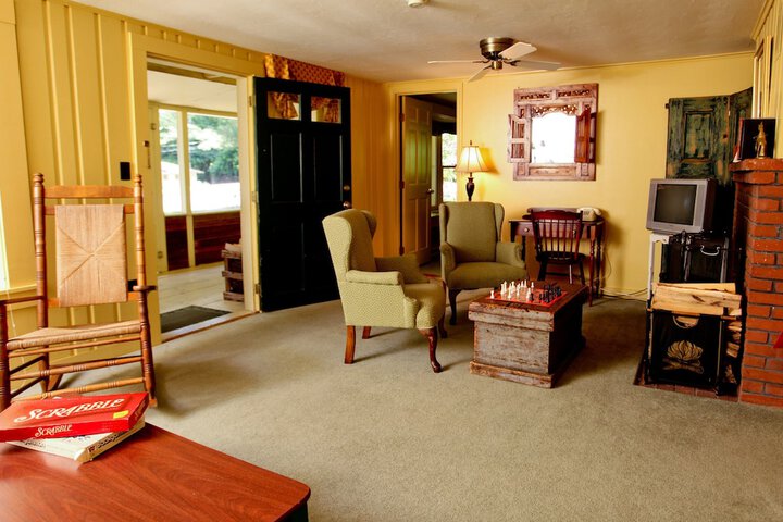Room 7 of 33