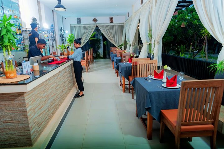 Dining 60 of 80