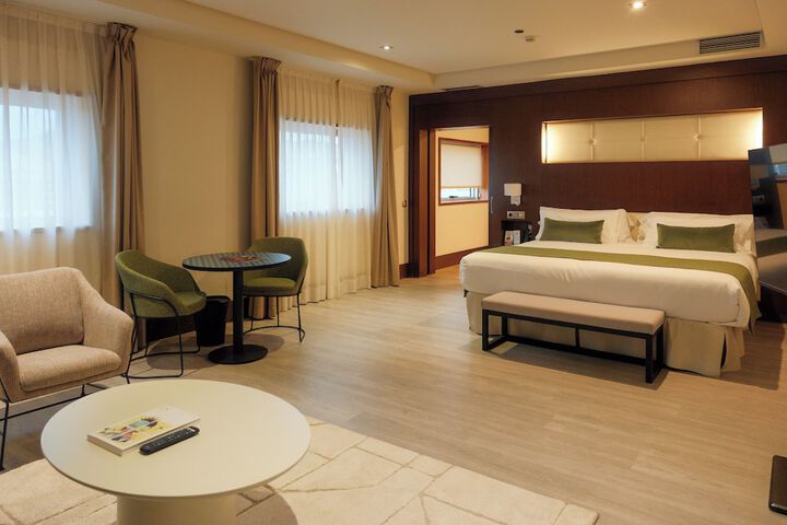 Room 32 of 105