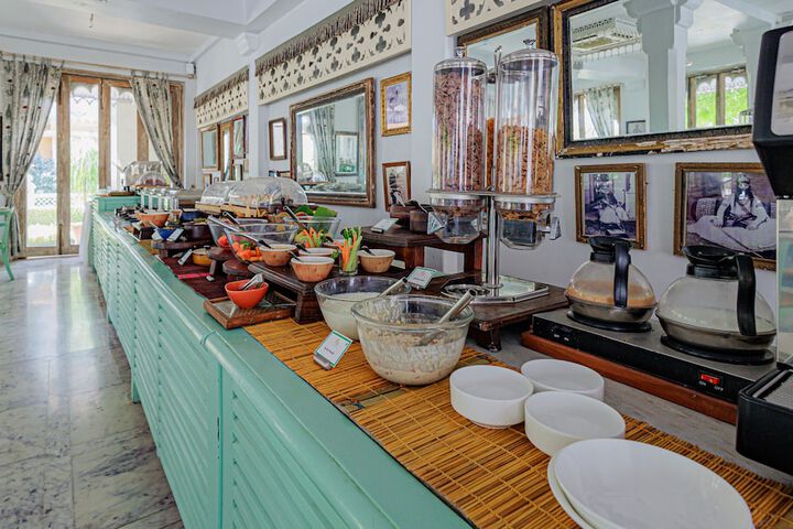 Dining 100 of 140