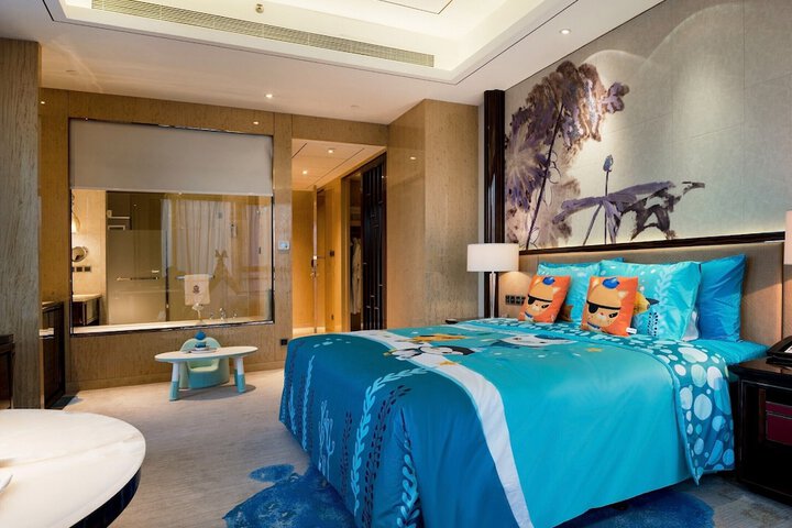 Room 25 of 60