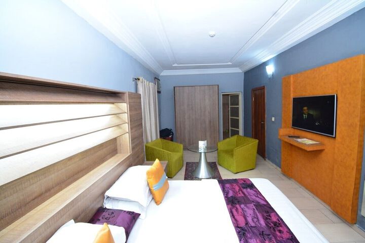 Room 17 of 47