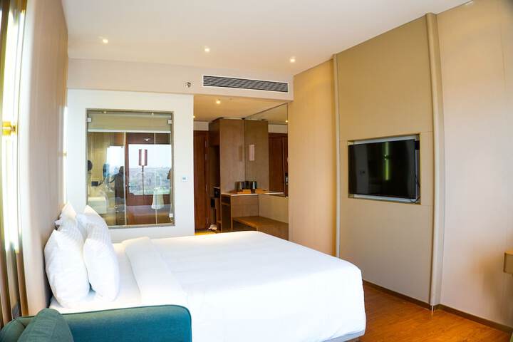 Room 7 of 53
