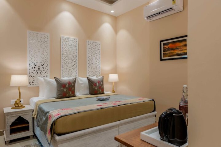Room 15 of 226