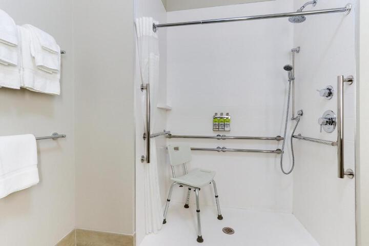 Double Accessible (3 of 3)