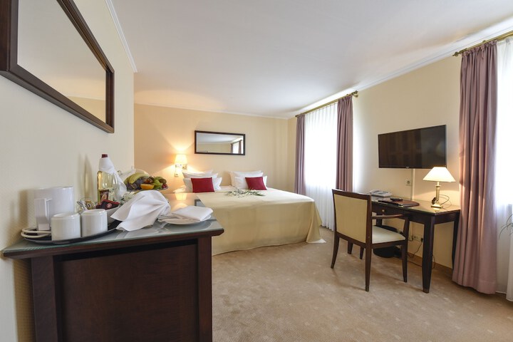 Room 9 of 91