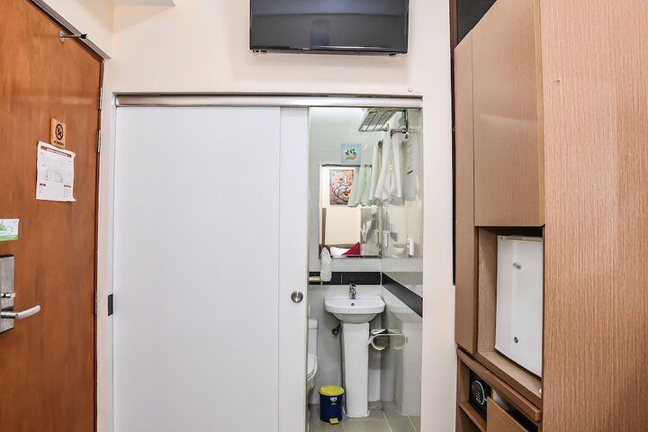 Room 15 of 30