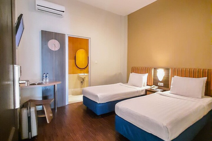 Room 6 of 36