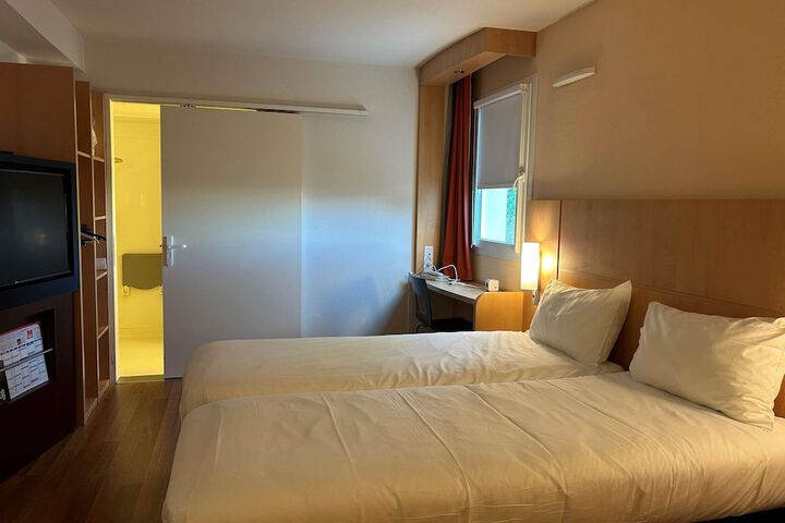 Room 25 of 71