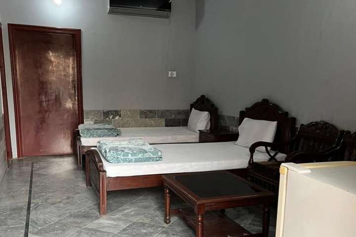 Room 10 of 17