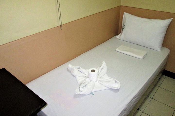 Room 21 of 42