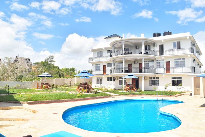 Sea Crest Hotel