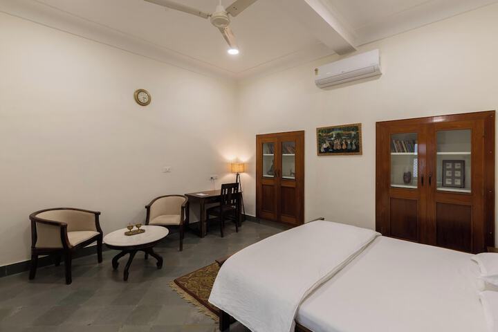 Room 10 of 51