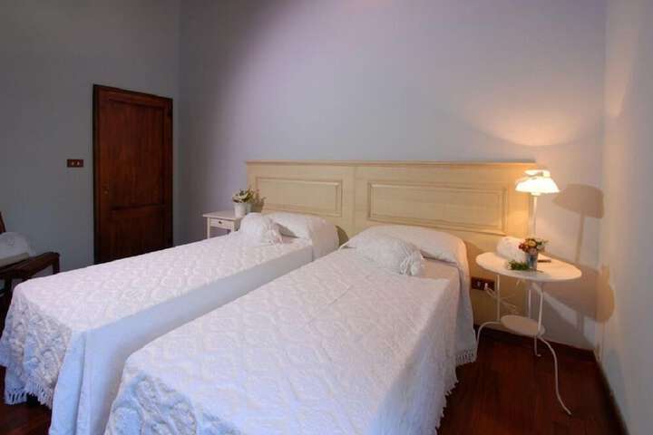 Room 4 of 35