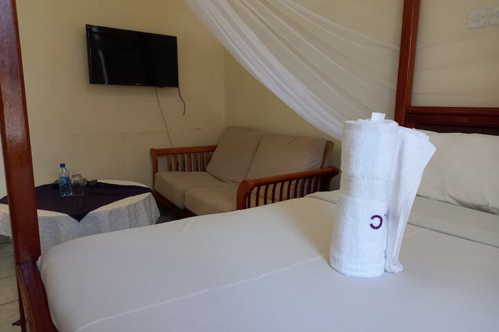 Room 3 of 13