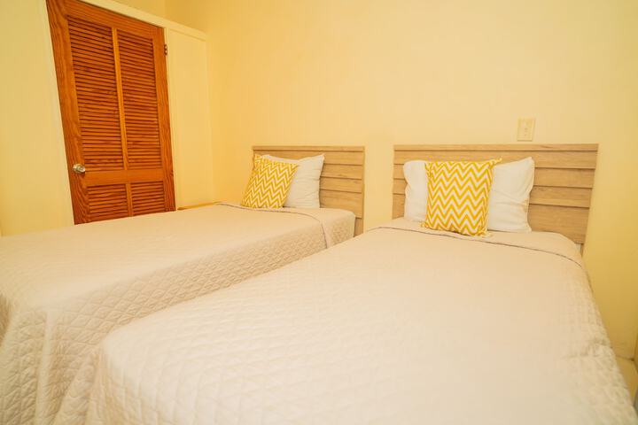 Room 43 of 147