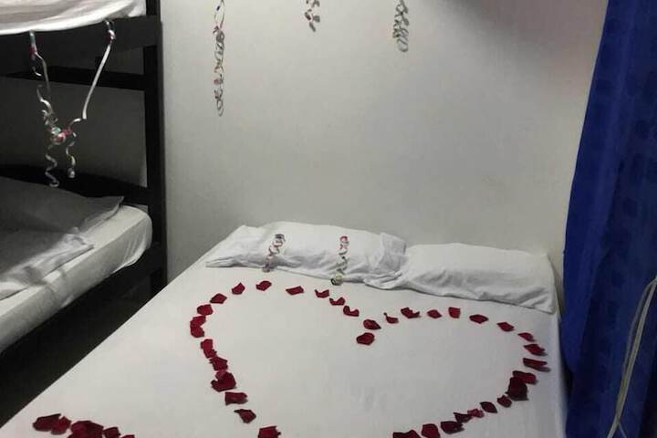 Room 3 of 82