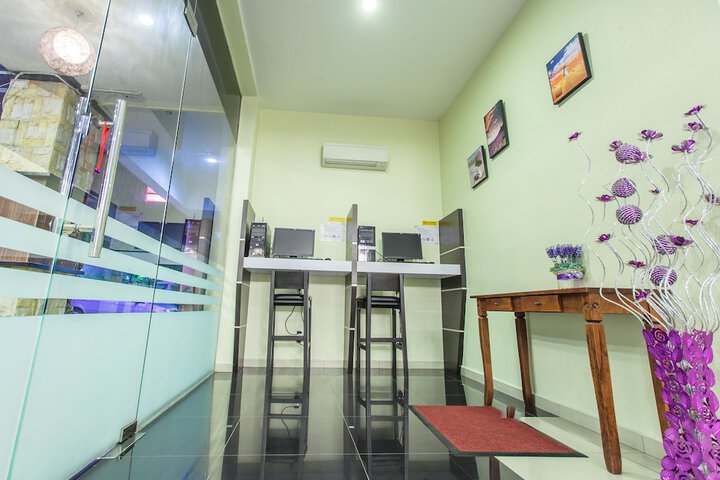 Business Center 24 of 27