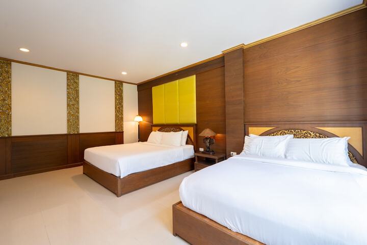 Room 30 of 63