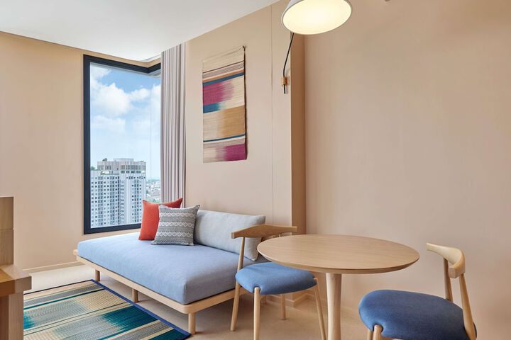 Room 16 of 39