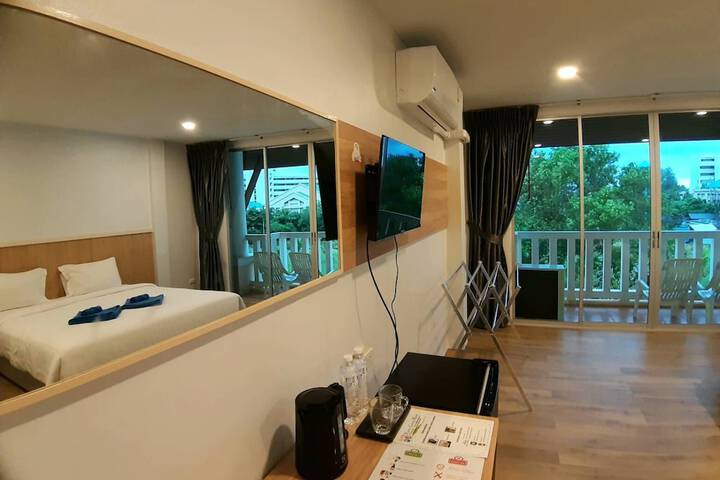 Room 18 of 40