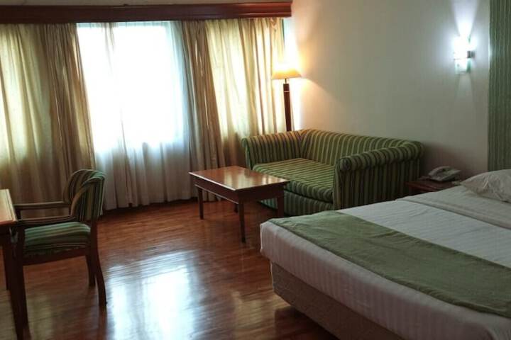 Room 12 of 20