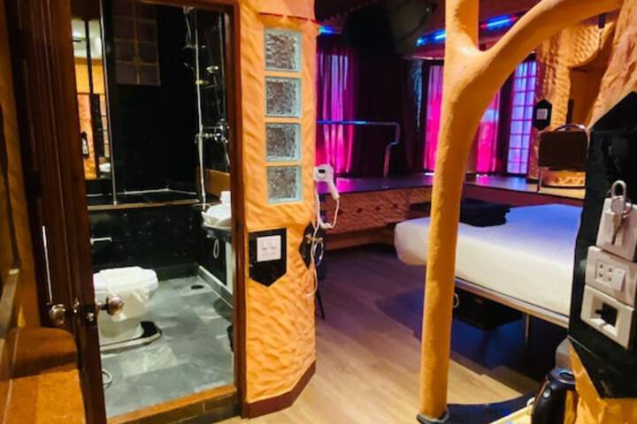 Room 6 of 47