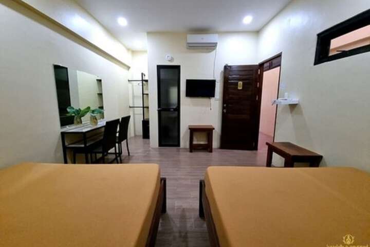 Room 4 of 38