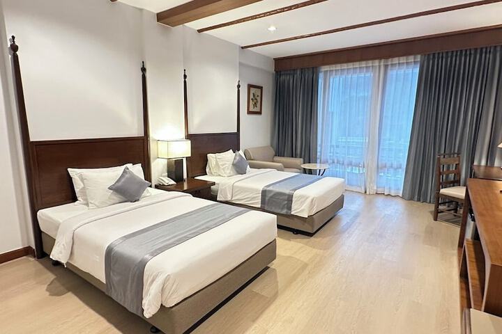 Room 4 of 35