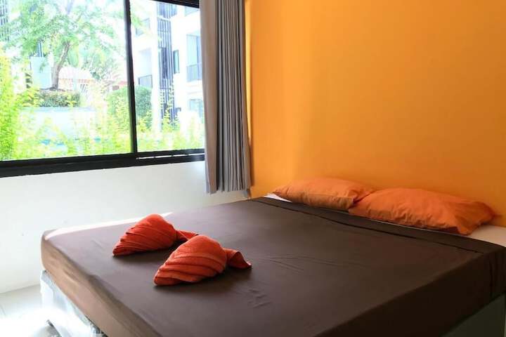 Room 13 of 37