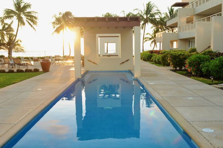 Pool 40 of 60