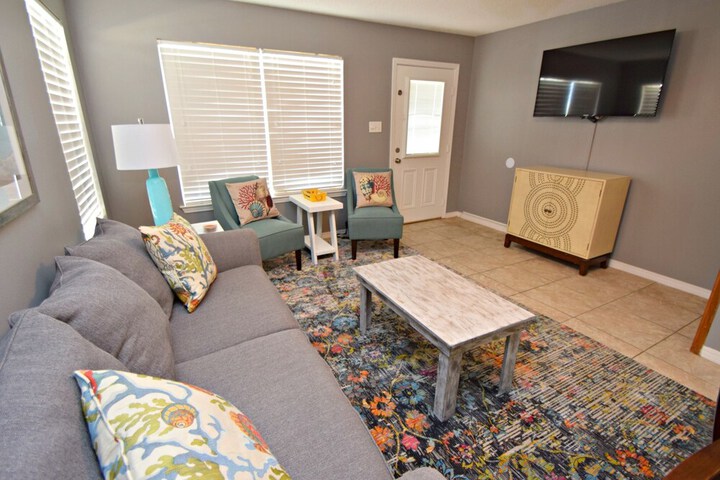 Room 2 of 6